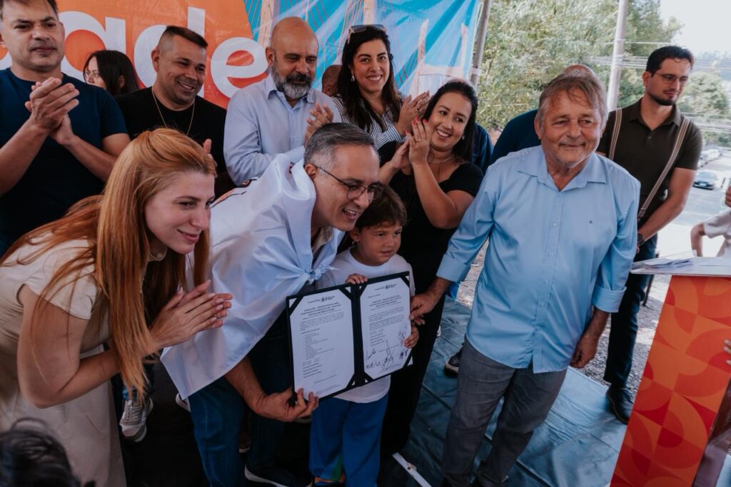  Marcelo Lima assina ordem de serviço para construção de EMEB no Botujuru/Demarchi