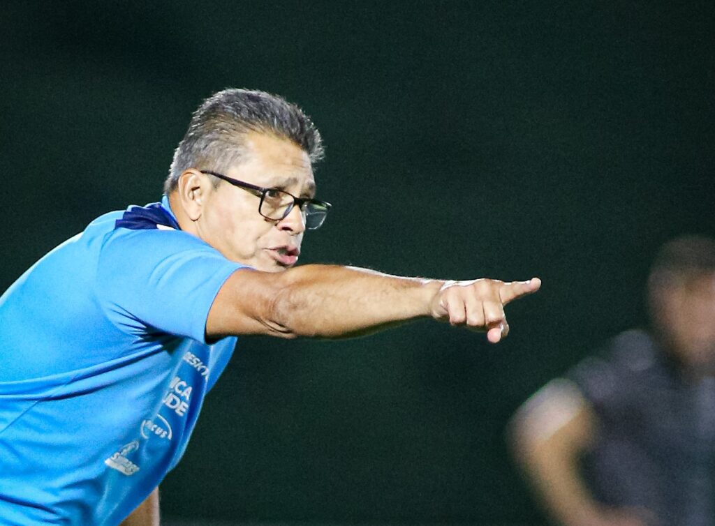 Élio destaca variedade de opções e motiva disputa por posição no Guarani
