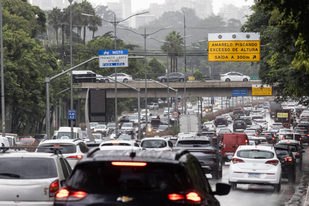 Rio tem menor número de mortes no trânsito, diz entidade - 25/05/2026 - Painel