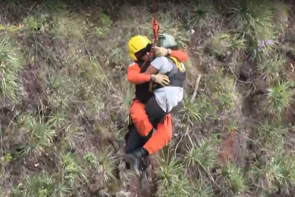 Mulher jogada de penhasco em MG recebe alta médica - 28/05/2026 - Cotidiano