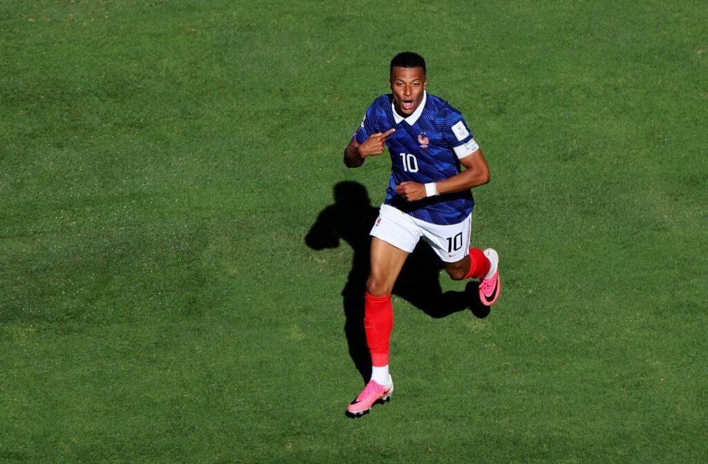 Mbappé se rende a Messi na disputa pela artilharia das Copas: ‘Ele tem o dom’