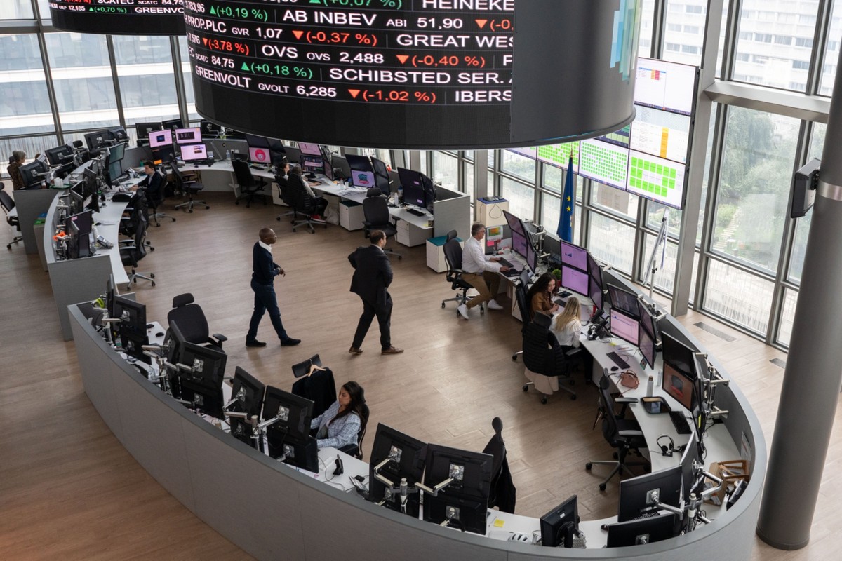 Bolsas da Europa recuam com foco no Oriente Médio e decisão do BCE | Finanças