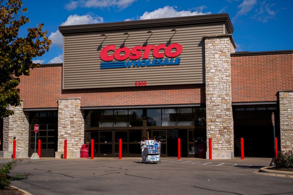 Costco reduz preço de produtos de marca própria para turbinar seu clube de assinaturas | Empresas
