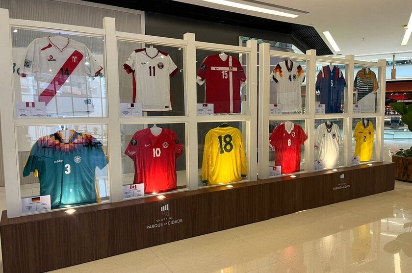 Exposição 'A Paixão Mundial' no Shopping Parque da Cidade