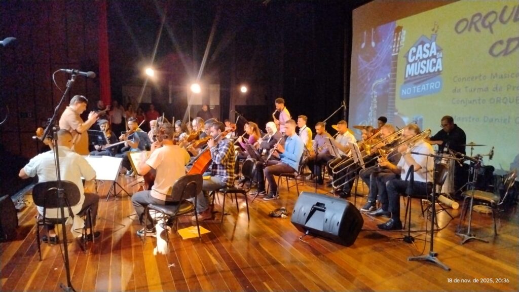 Alunos da Casa da Música vivem experiência profissional em bandas, corais e orquestra