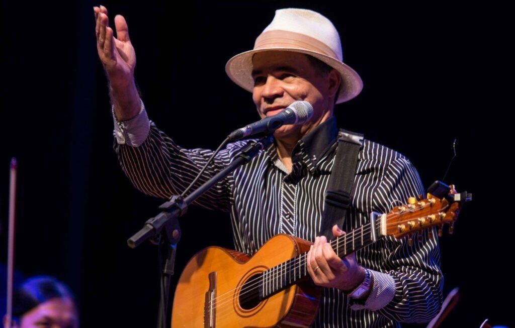 Festa Junina do Cine Theatro Carlos Gomes recebe show dançante de João Ormond