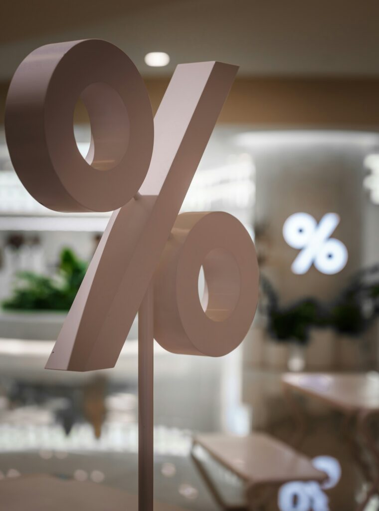 Juros futuros sobem de olho em decisões de BCs | Finanças