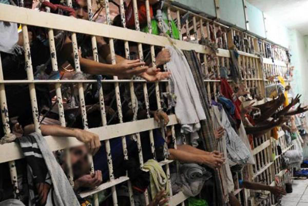 Cálculo de vagas prisionais deve incluir estrutura e serviços legais