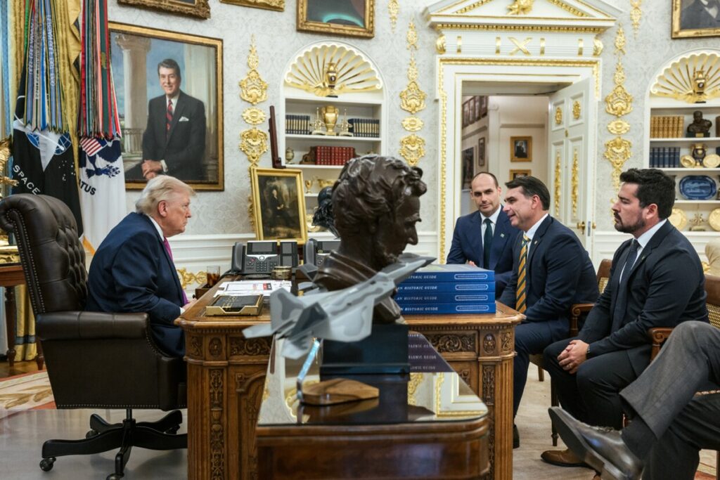 Governo Trump volta a criticar condenação de Eduardo Bolsonaro e fala em perseguição política | Política