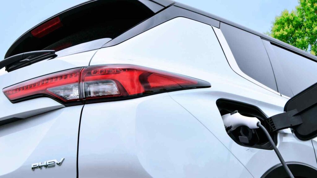 Mitsubishi e Nissan lançarão serviços de venda de energia de veículos elétricos para a rede | Empresas