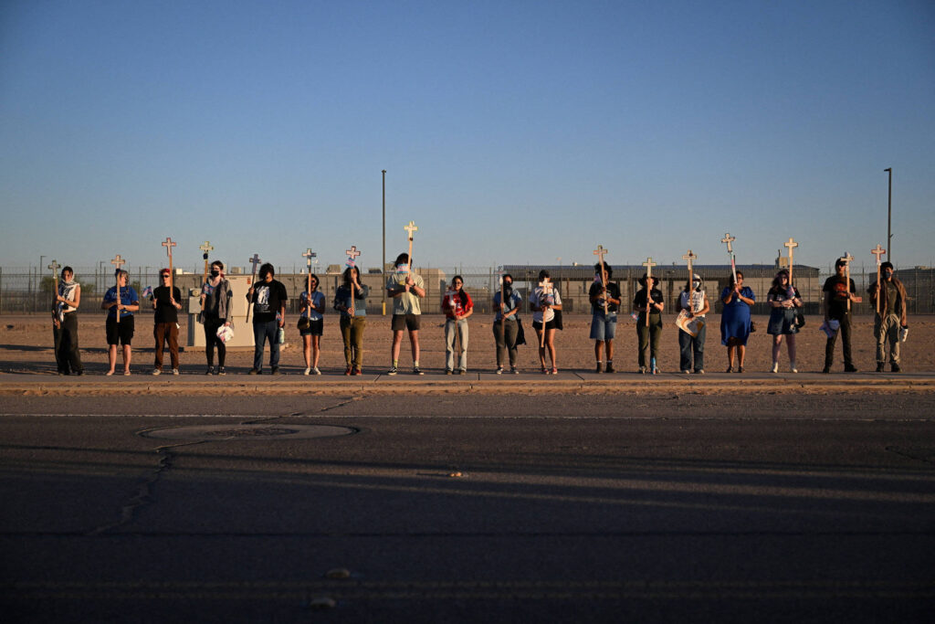 EUA: ICE prende 10 mil imigrantes em 10 dias - 02/07/2026 - Mundo