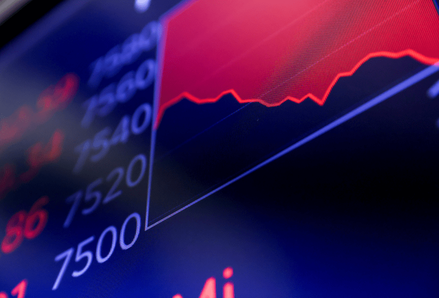 Petróleo sobe e futuros de NY abrem estáveis com escalada do conflito entre Irã e EUA