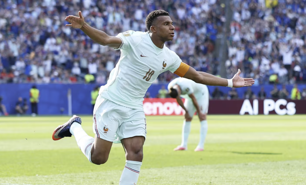 França bate Marrocos e chega à sua terceira semifinal de Copa do Mundo seguida