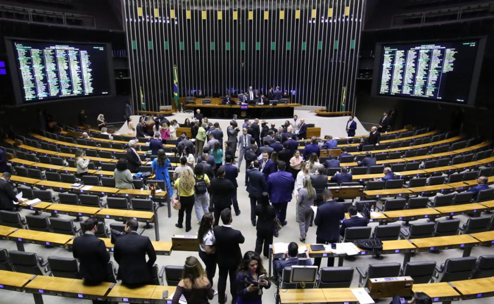Em resposta ao STF, Câmara nega problemas com emendas