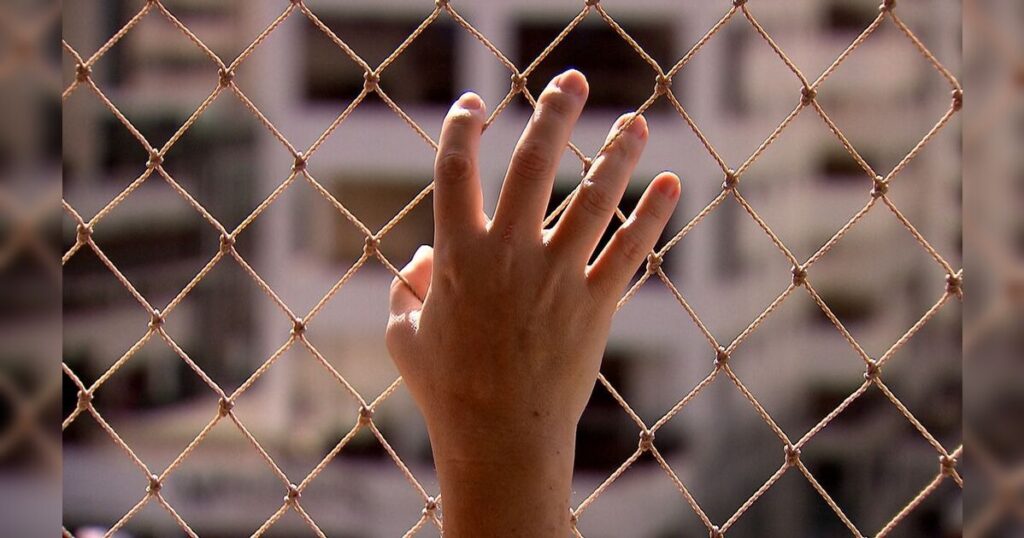 Mulher é agredida a socos e chutes pelo marido em Arapongas