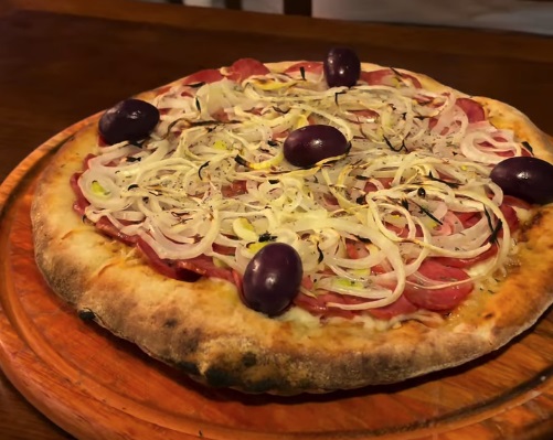 Garrafaria Paulista reúne gastronomia variada, vinhos selecionados e música ao vivo