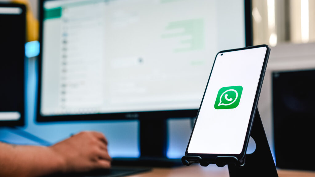 Facebook tem de suspender contas de Whatsapp usadas em golpe
