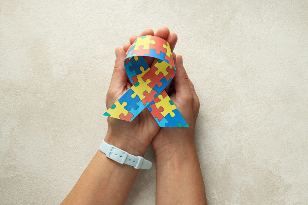 Mãe é curadora de filho adulto com autismo grave e epilepsia