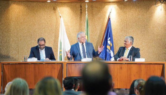 Encontro debate modernização do registro empresarial e os impactos da reforma tributária para pequenos negócios – Sistema FENACON