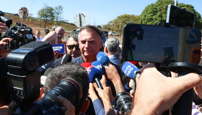 Bolsonaro será monitorado em tempo integral, decide Alexandre