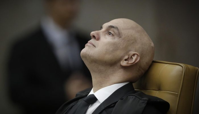 Moraes faz paralelo entre golpe e ofensiva nos EUA, e especialistas apontam recados a Eduardo Bolsonaro | Política