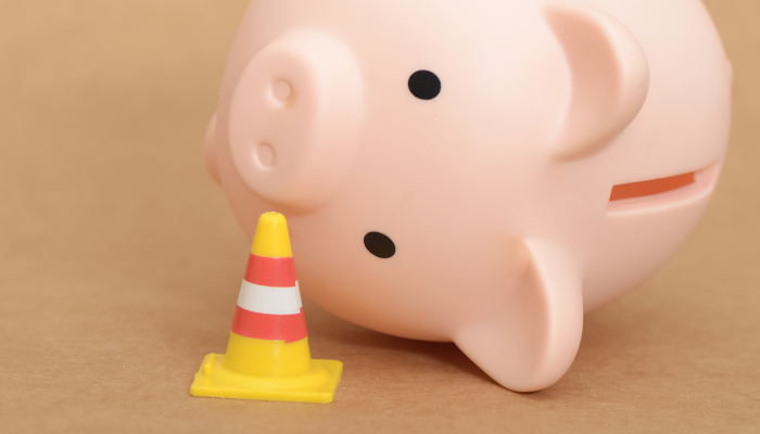 Como usar o dinheiro extra para organizar suas finanças