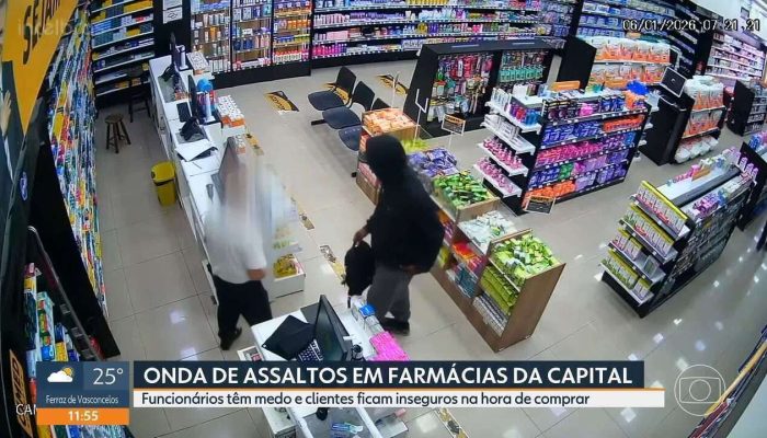 1 de 1Assalto em farmácia na Zona Leste de SP — Foto: TV Globo