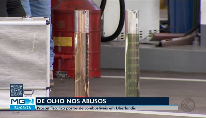 1 de 2 Cigarros eletrônicos e outras essências estavam no ônibus — Foto: Polícia Militar Rodoviária/Divulgação