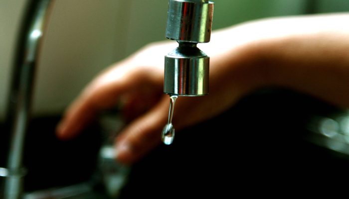 O alerta da Sabesp vai ser enviado ao cliente sempre que seu consumo mensal superar 30% da média usual
             -       
        Juca Varella - 14.out.14/Folhapress