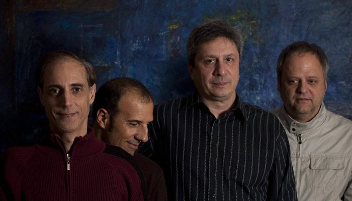 (da esq. para dir.) O jornalista Jayr Marcos, o escritor Cadão Volpato, Ricardo Salvagni, e Thomas Pappon, quando eram músicos da banda Fellini
             -       
        Eduardo Anizelli - 20.jul.2009/Folhapress