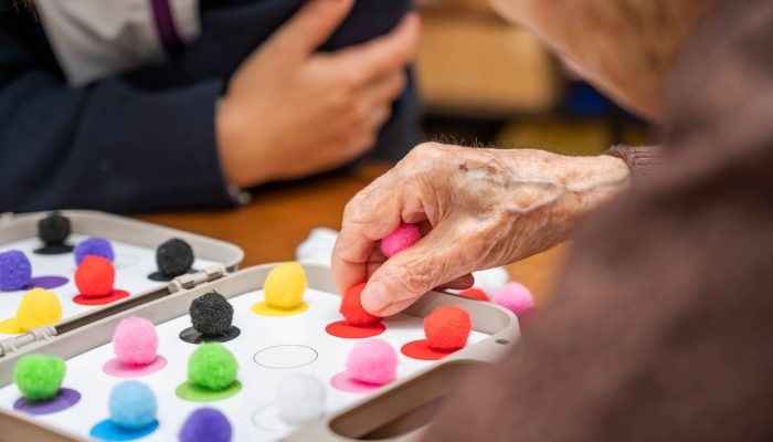 Conversa com familiar ajuda a diagnosticar demência - 20/06/2025 - Equilíbrio e Saúde