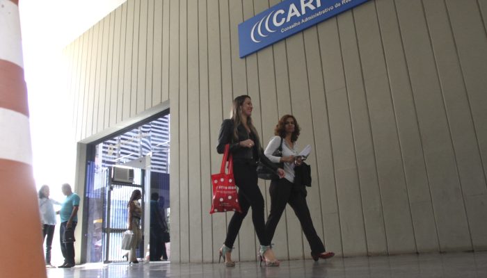 O presidente do Carf, Carlos Higino Ribeiro de Alencar, afirmou que o contingente tributário do conselho irá cair para R$ 700 bilhões