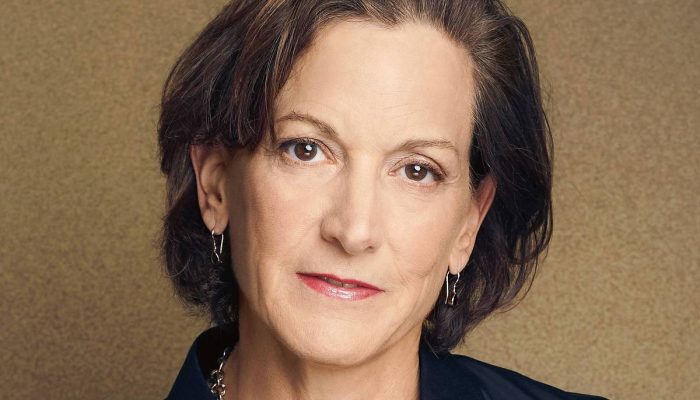A historiadora e jornalista americana, Anne Applebaum, em retrato de divulgação
             -       
        Maciej Zienkiewicz/Divulgação