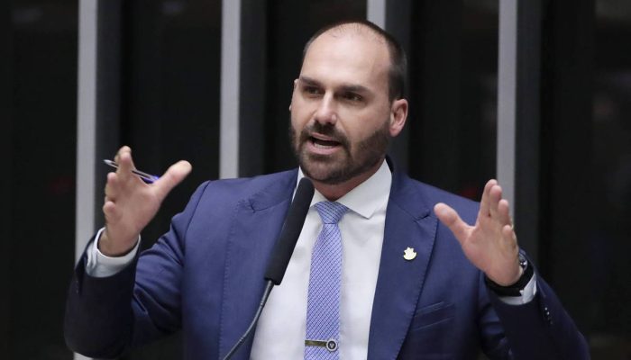 Eduardo Bolsonaro diz que não renunciará ao mandato - 20/07/2025 - Poder