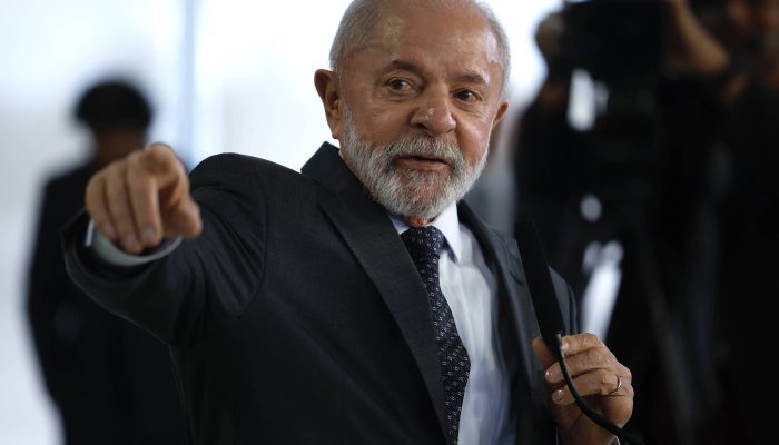 Lula gesticula durante entrevista coletiva
             -       
        Pedro Ladeira/Folhapress