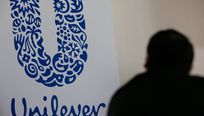 Logo da Unilever em fábrica da empresa na França
             -       
        Philippe Wojazer/4.mai.16/Reuters
