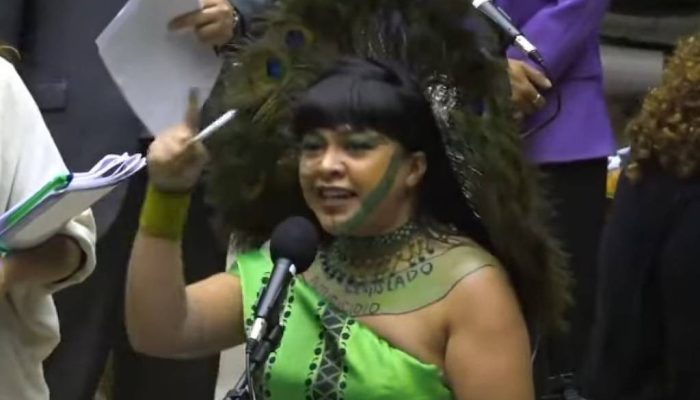 Célia Xakriabá vai acionar Conselho de Ética e Ministério Público contra Kim Kataguiri - 17/07/2025 - Brasília Hoje
