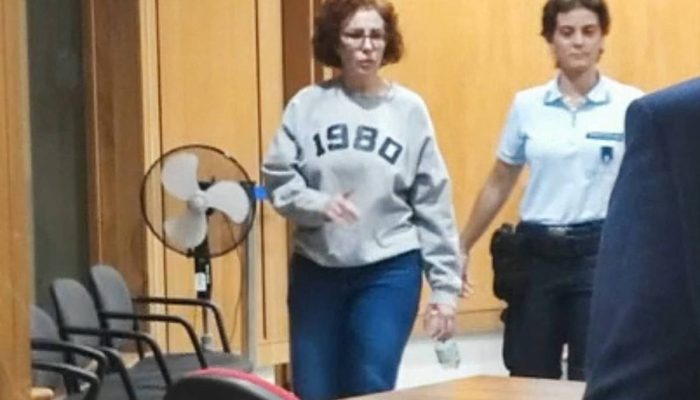 Câmara mantém mandato de Carla Zambelli - 11/12/2025 - Poder