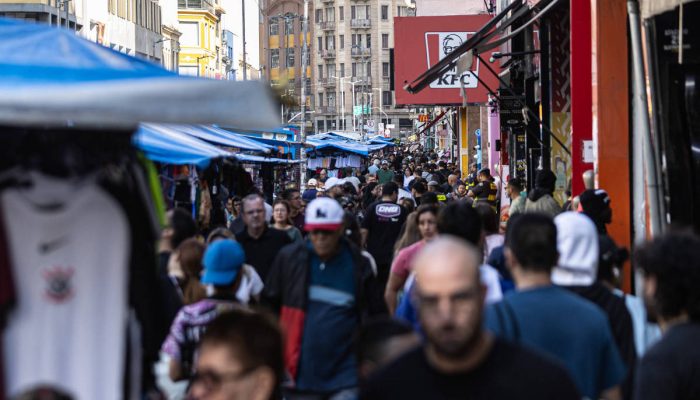 IBGE: Brasil tem 213,4 milhões de habitantes em 2025 - 28/08/2025 - Cotidiano