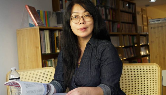A jornalista chinesa Jiang Xue, que teve de deixar o seu país depois de se sentir intimidada pelas autoridades
             -       
        Arquivo pessoal