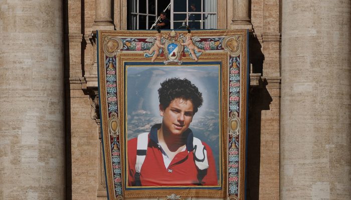O santo da internet: adolescente gamer que foi canonizado - 07/09/2025 - Ronaldo Lemos