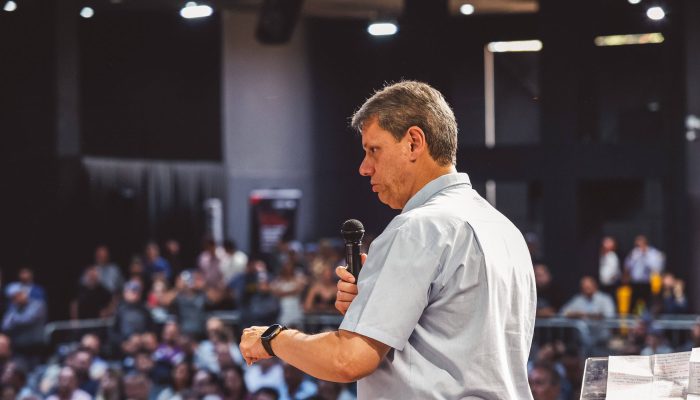 O governador de São Paulo, Tarcísio de Freitas (Republicanos), durante evento em Araçcatuba, no interior do estado
             -       
        João Valério/Governo do Estado de SP