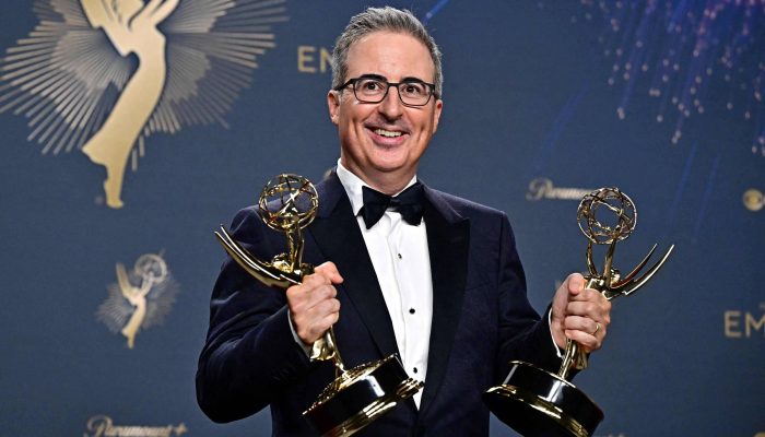 John Oliver condena suspensão do talk show de Jimmy Kimmel - 22/09/2025 - Ilustrada