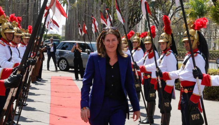 A embaixadora britânica, Stephanie Al-Qaq, durante visita a Belo Horizonte
             -       
        Embaixada do Reino Unido/Divulgação