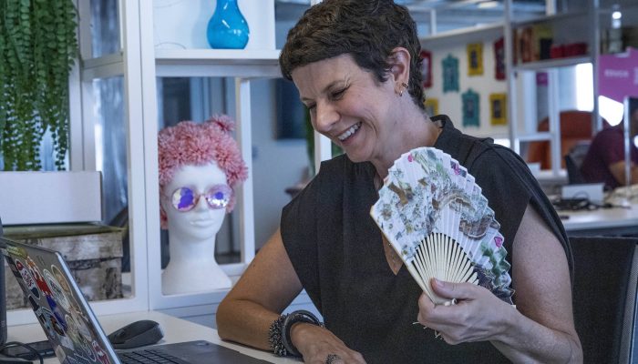Mulheres na menopausa passam a ter atenção de empresas - 18/10/2025 - Equilíbrio