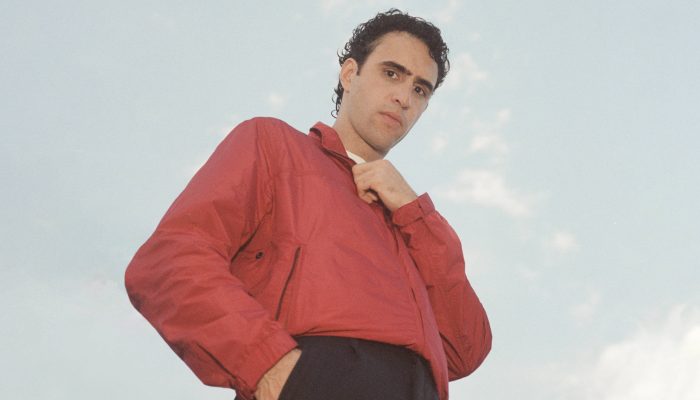 Zeca Veloso lança seu primeiro álbum e segue o pai Caetano - 26/11/2025 - Ilustrada