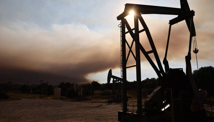 Bombas de extração de petróleo na Califórnia
             -       
        Mario Tama - 6.jul.24/Getty Images via AFP