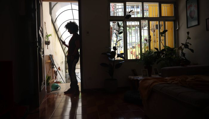 Casa no bairro de Pinheiros fica sem energia elétrica após ciclone
             -       
        Zanone Fraissat/Folhapress