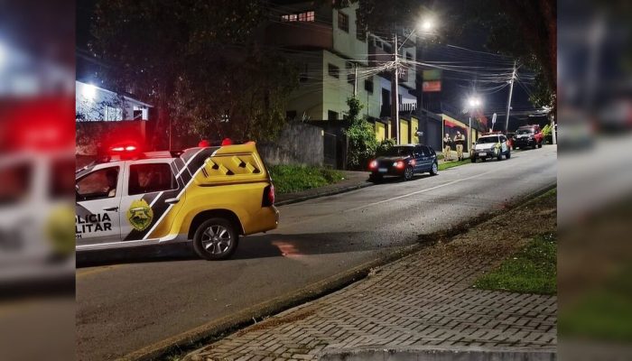 Homem é executado a tiros na frente da esposa e do filho no Paraná