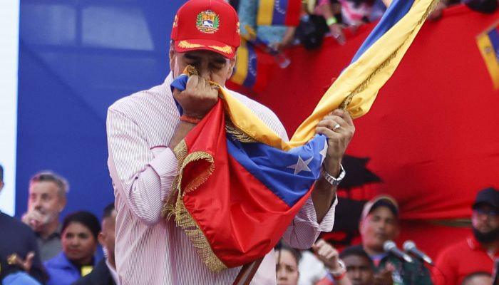 O governo venezuelano respondeu à medida de Trump classificando-a como irracional, além de acusar os EUA de quererem roubar os recursos naturais da Venezuela 
             -       
        Pedro Matthei/Xinhua